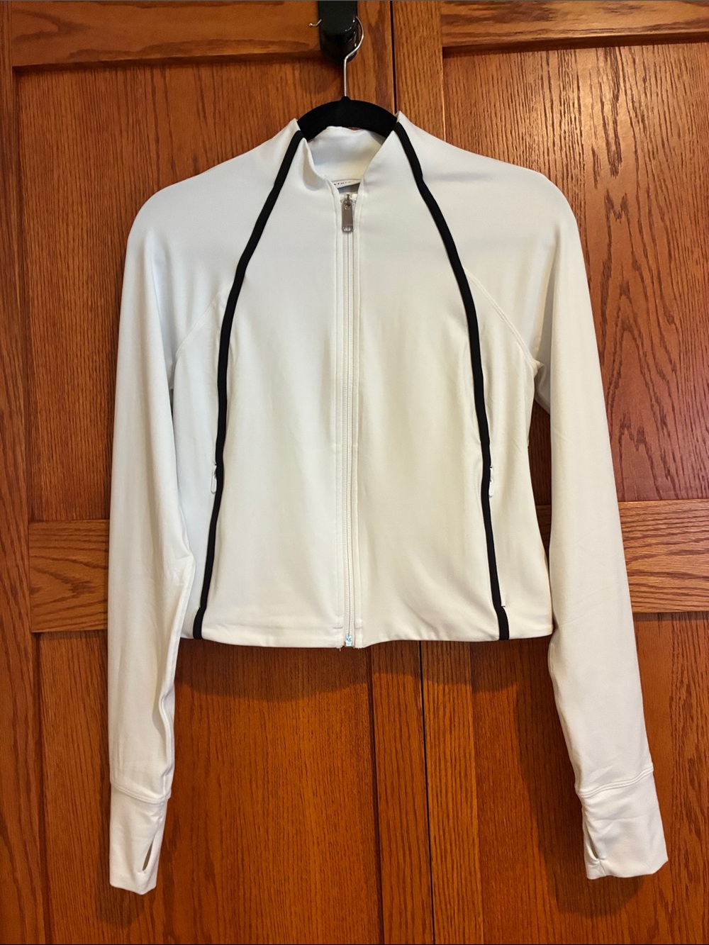 NEW Athleta White Zip Crop Jacket with Black Piping, Pockets, Size SMALL